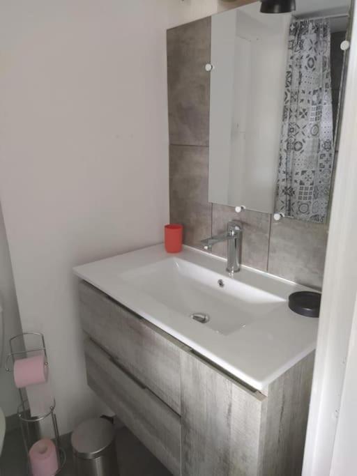 Baix Maison Chez Catherine מראה חיצוני תמונה