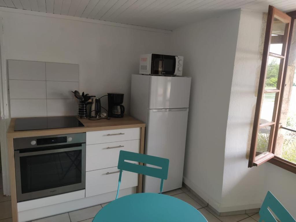 Baix Maison Chez Catherine מראה חיצוני תמונה